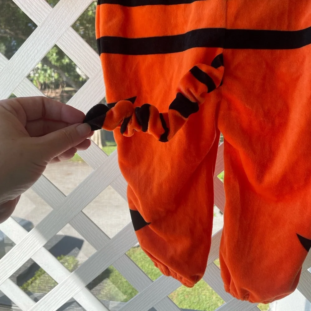 ‘Disney World Baby’ Vintage Tigger Plush Costume 6–12 Months (#2) - Picture 11 of 12